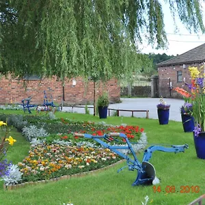 https://model-farm-bb.yorkshirehotels.net